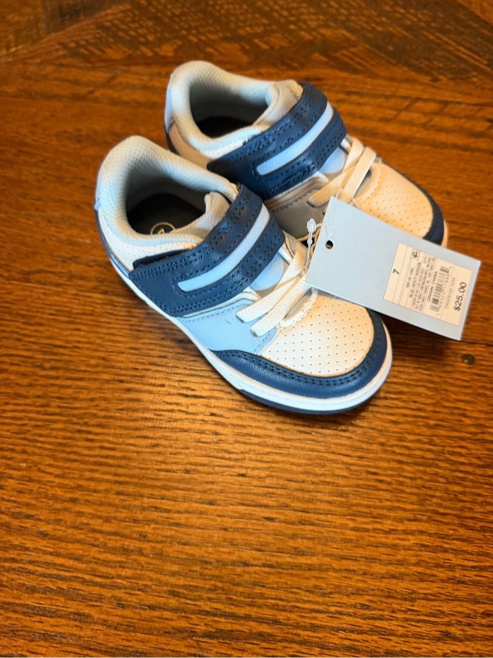Cat & Jack White and Navy Toddler Velcro Sneakers Sz 7